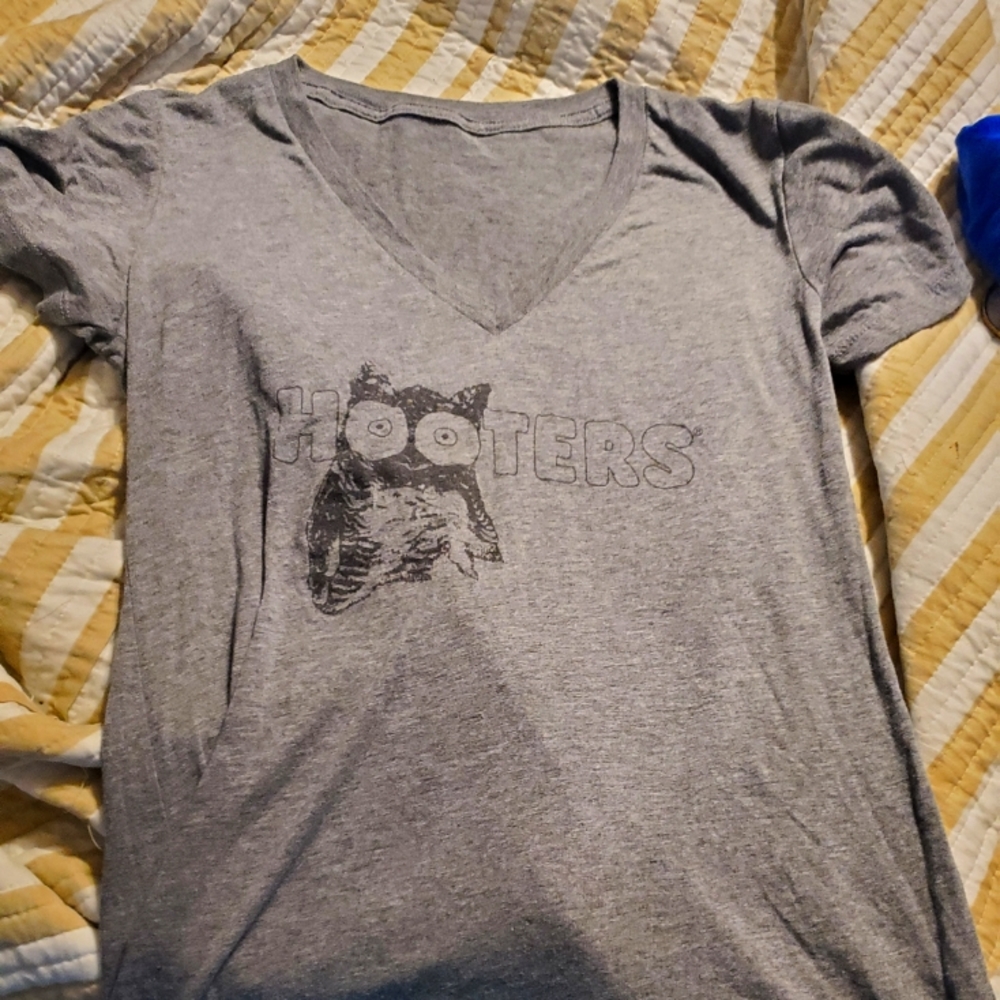 Hooters shirt